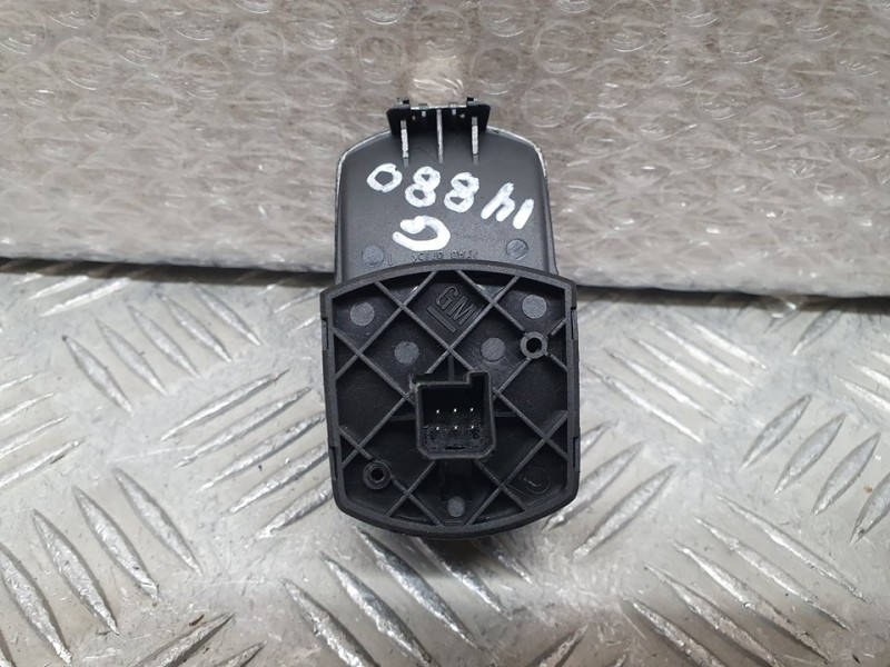 Recambio de mando elevalunas delantero derecho para opel corsa d catch me referencia OEM IAM 13189333 315625731 