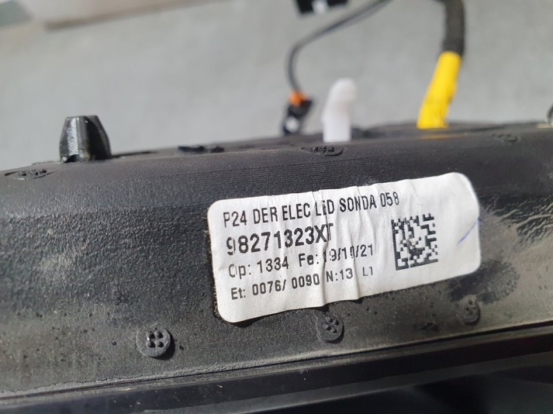 Recambio de retrovisor derecho para peugeot 2008 (p1) active referencia OEM IAM 98271323XT  ELECTRICO