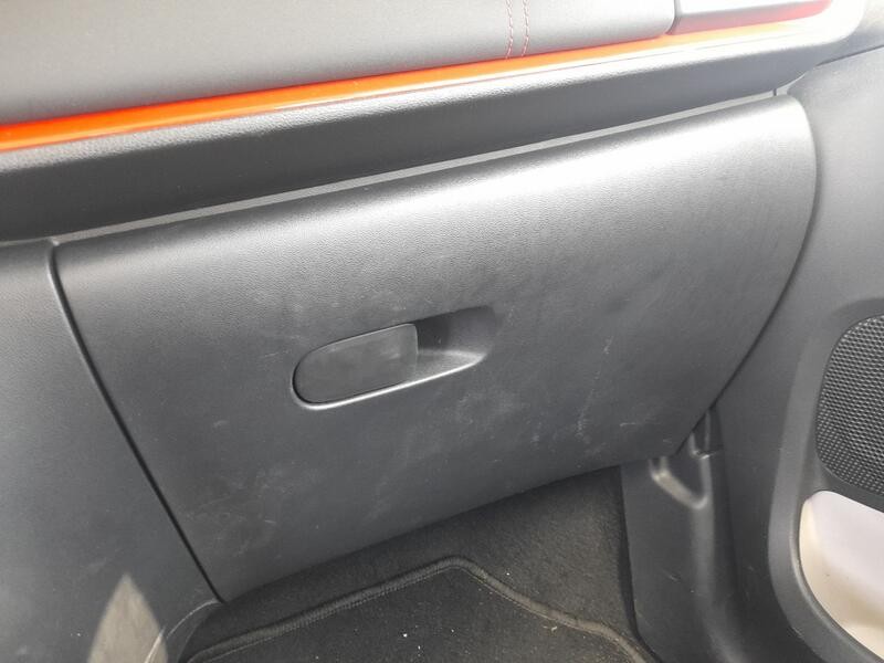 Recambio de guantera para citroën c3 iii (sx) 1.2 puretech 82 referencia OEM IAM 98124977ZD  