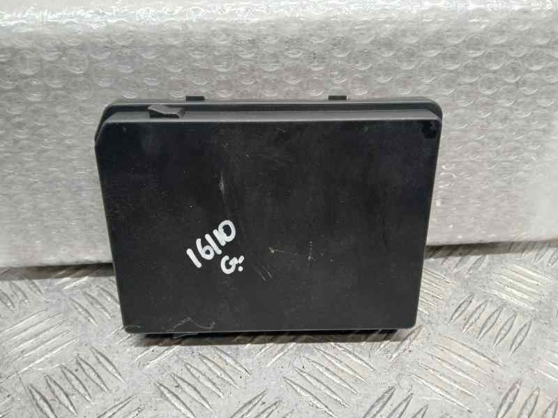 Recambio de caja reles / fusibles para nissan towstar acenta referencia OEM IAM 284B77542R N308001EDA 