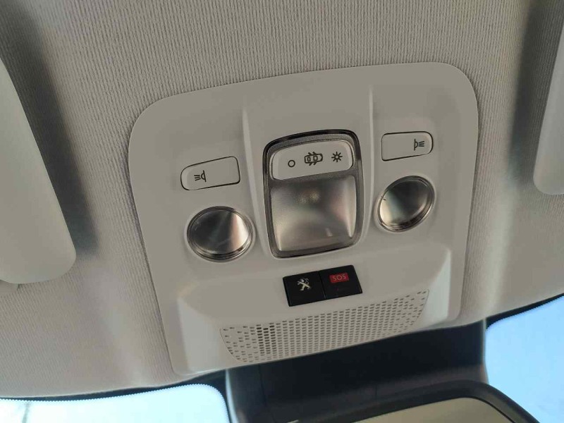 Recambio de luz interior para peugeot 208 tech edition blue hdi referencia OEM IAM 96754056PR  