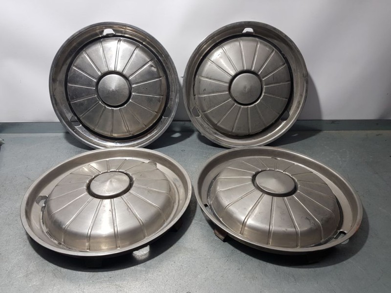 Recambio de tapacubo para mg 2000 4 puertas referencia OEM IAM   14 METALICOS