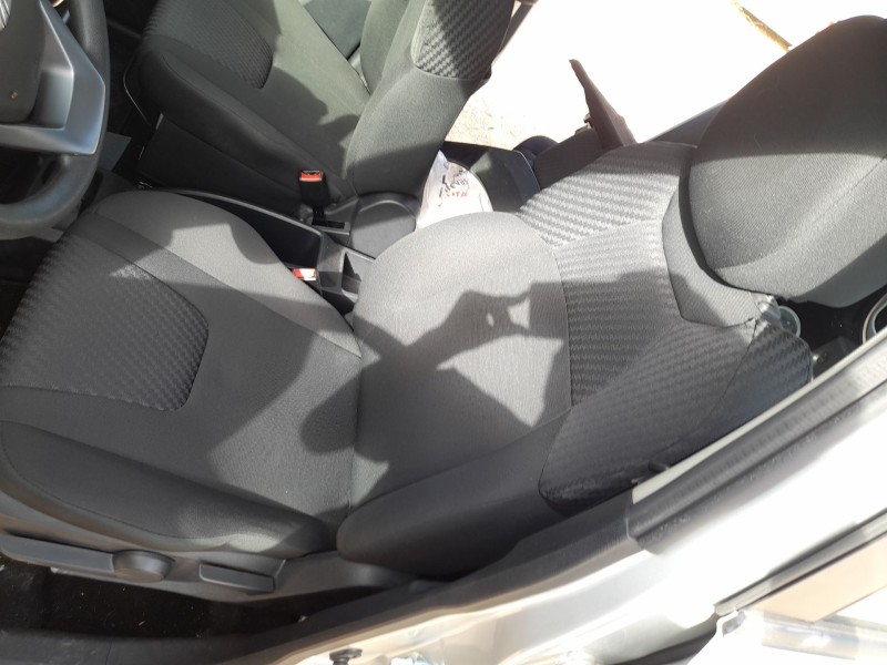 Recambio de asiento delantero izquierdo para mahindra kuv 100 nxt 1.2 vvt referencia OEM IAM   