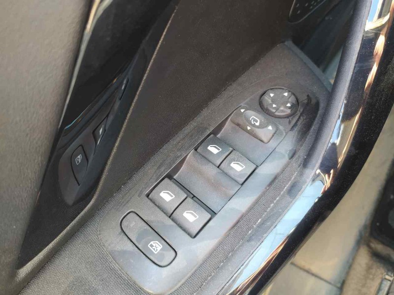 Recambio de mando elevalunas delantero izquierdo para peugeot 208 tech edition blue hdi referencia OEM IAM 96757129ZD  C/ MANDO 