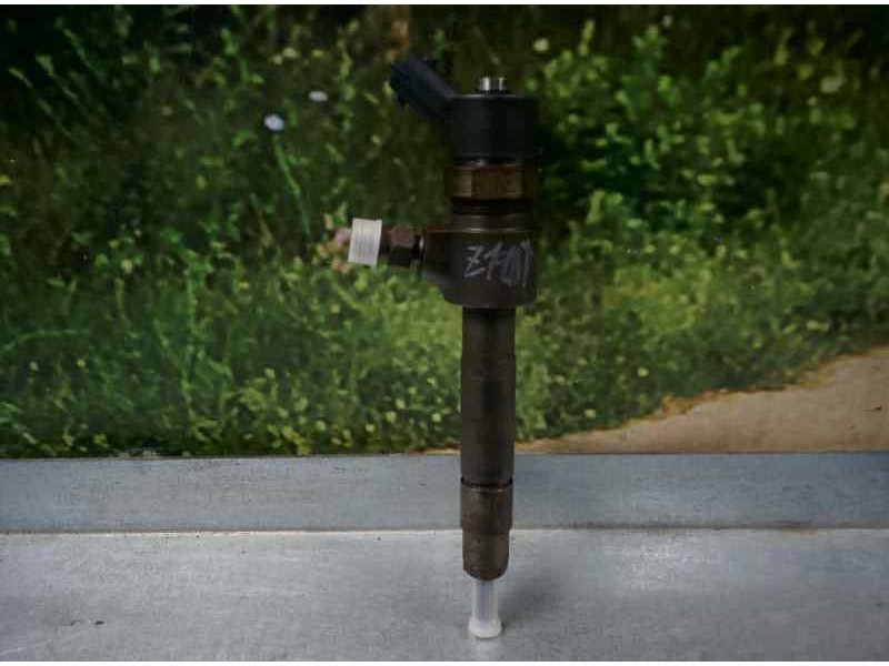 Recambio de inyector para opel zafira b 1.9 cdti referencia OEM IAM 445110165  BOSCH