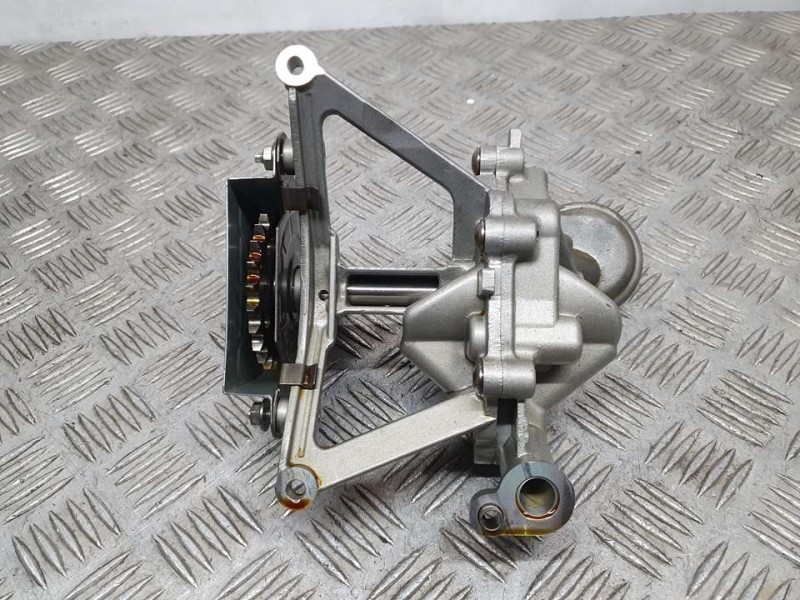 Recambio de bomba aceite para citroën c-elysée exclusive referencia OEM IAM 9674199380  