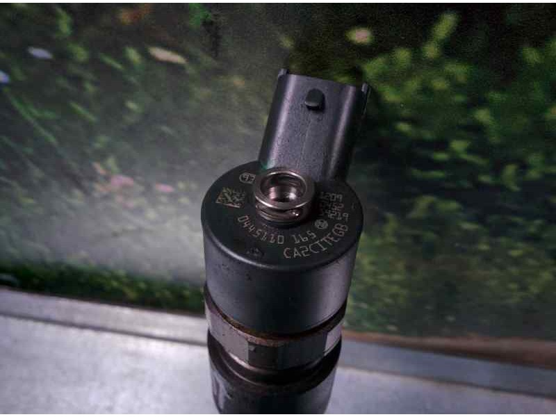 Recambio de inyector para opel zafira b 1.9 cdti referencia OEM IAM 445110165  BOSCH