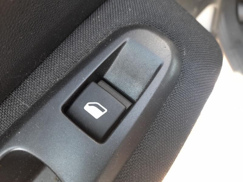 Recambio de mando elevalunas trasero izquierdo para citroën c3 iii (sx) 1.2 puretech 82 referencia OEM IAM 96762292ZD  