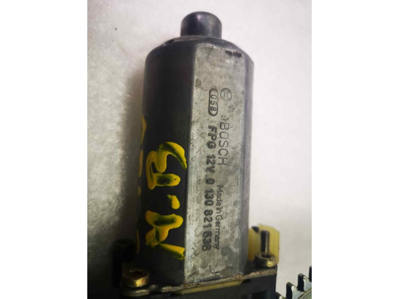 Recambio de elevalunas delantero izquierdo para mercedes-benz clase c (w202) berlina referencia OEM IAM 0130821638  DOS PINS