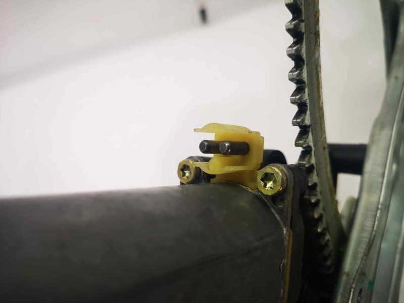 Recambio de elevalunas delantero izquierdo para mercedes-benz clase c (w202) berlina referencia OEM IAM 0130821638  DOS PINS