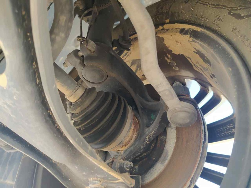 Recambio de mangueta delantera derecha para peugeot 208 tech edition blue hdi referencia OEM IAM 1607557580  