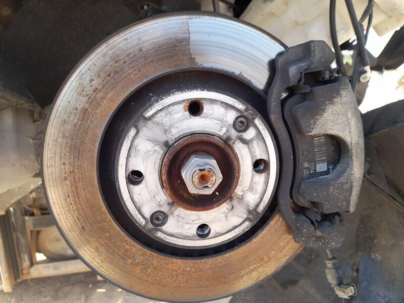 Recambio de mangueta delantera derecha para citroën c3 iii (sx) 1.2 puretech 82 referencia OEM IAM 1607557580  