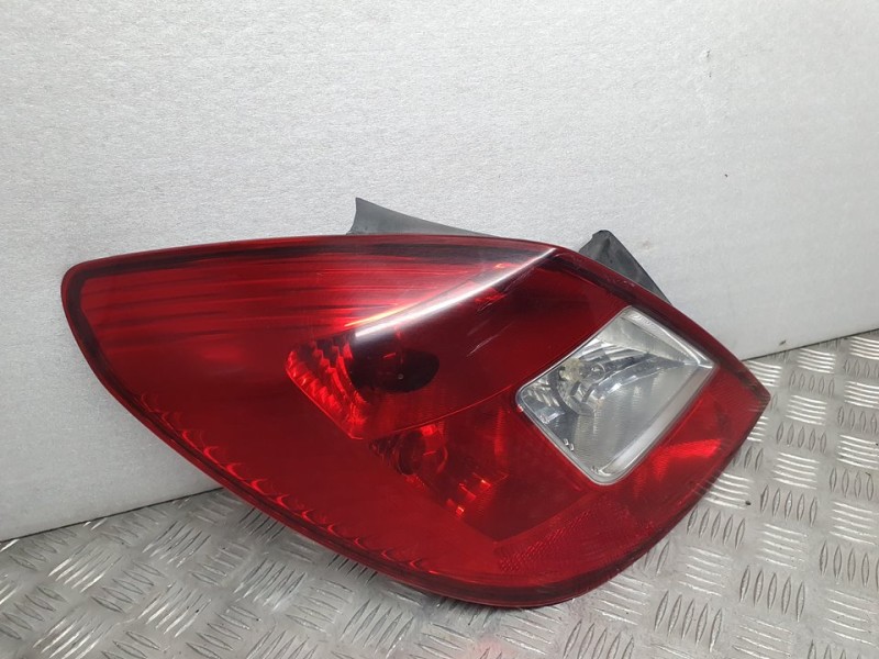 Recambio de piloto trasero izquierdo para opel corsa d catch me referencia OEM IAM 13269050 89318811 VALEO