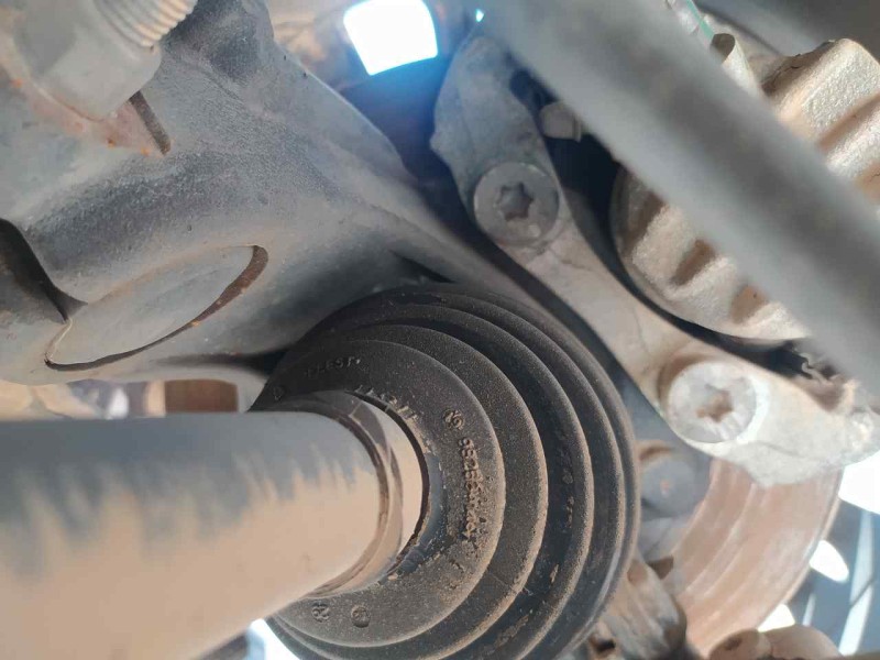 Recambio de mangueta delantera izquierda para peugeot 208 tech edition blue hdi referencia OEM IAM 1607557480  