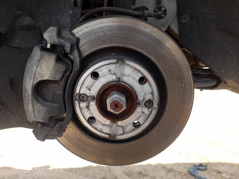 Recambio de mangueta delantera izquierda para citroën c3 iii (sx) 1.2 puretech 82 referencia OEM IAM 1607557480  