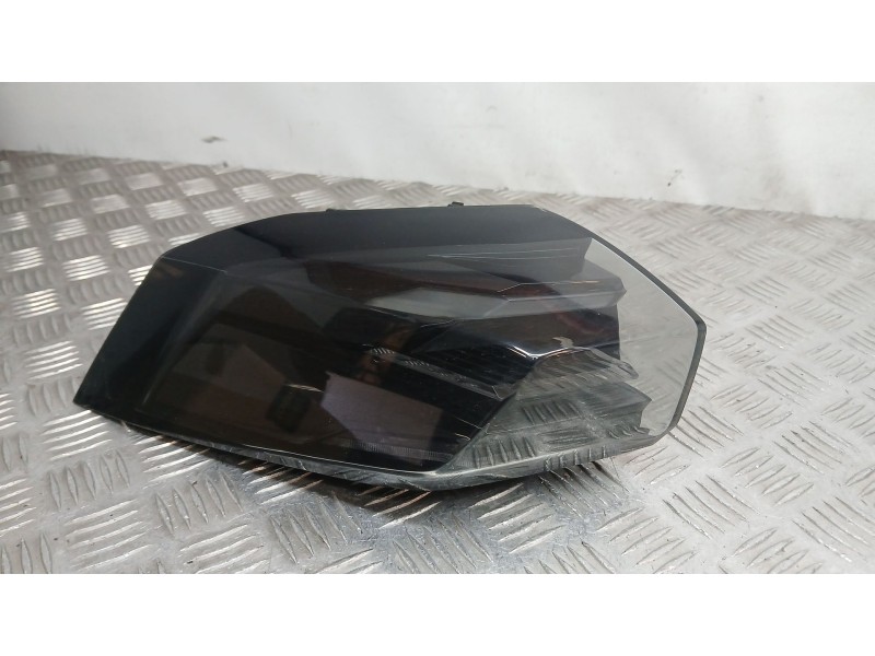 Recambio de piloto trasero izquierdo exterior para peugeot 2008 ii (ud_, us_, uy_, uj_, ur_, uc_) 1.2 puretech 100 referencia OE