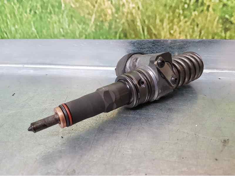 Recambio de inyector para seat leon (1p1) 1.9 tdi referencia OEM IAM 038130073AG 0414720215 BOSCH