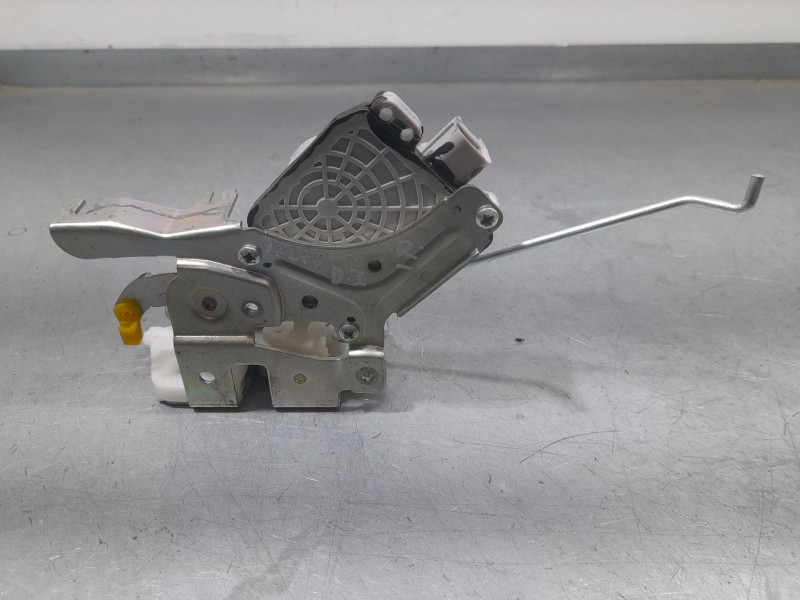 Recambio de cerradura puerta delantera izquierda para mahindra kuv 100 nxt 1.2 vvt referencia OEM IAM 114DAZ00091N  