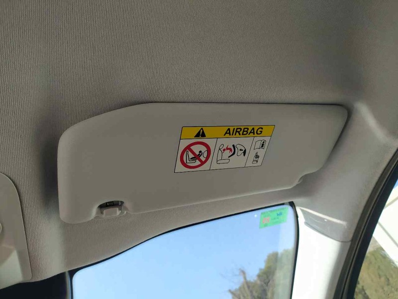 Recambio de parasol derecho para peugeot 208 tech edition blue hdi referencia OEM IAM 16079196PR  