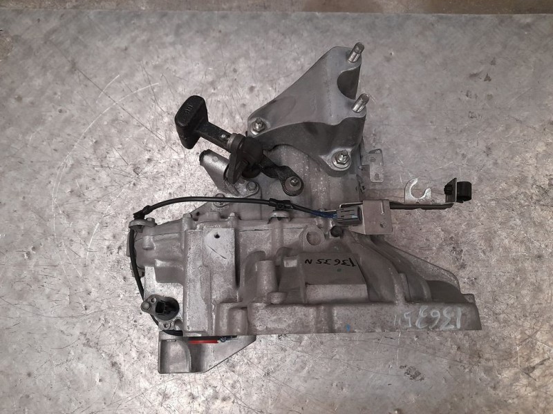 Recambio de caja cambios para mazda 2 lim. (de) 1.3 style (5-ptas.) referencia OEM IAM NVE85500 8TH0711381 5VELOCIDADES