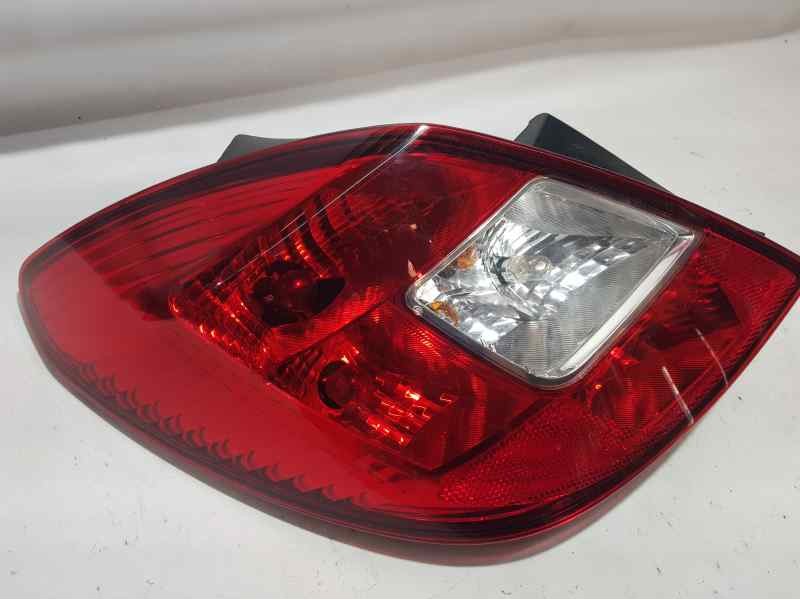 Recambio de piloto trasero izquierdo para opel corsa d selective referencia OEM IAM 13269050 89318811 VALEO ROZADO