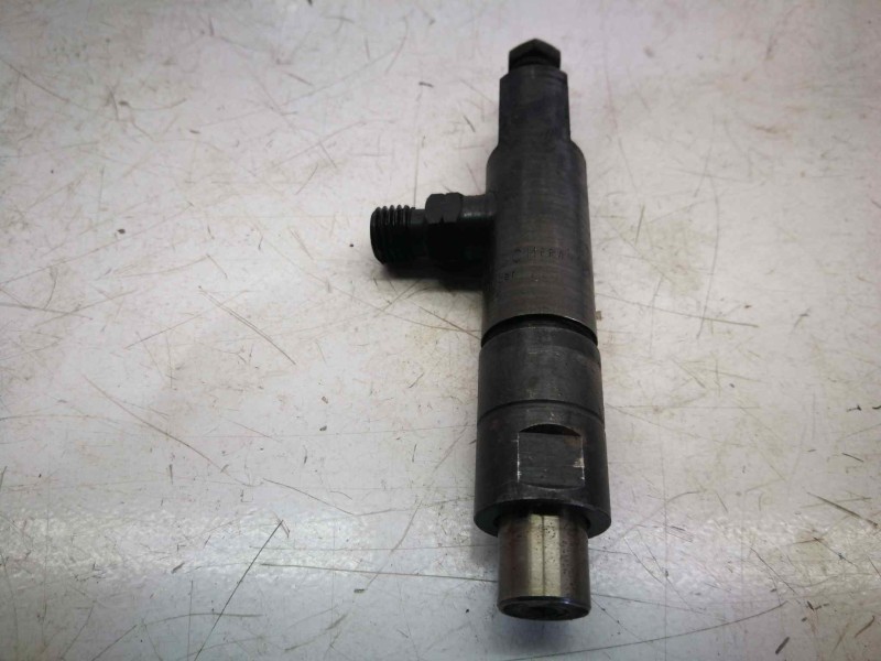 Recambio de inyector para renault 18 2.1 turbodiesel referencia OEM IAM KBE48S54  