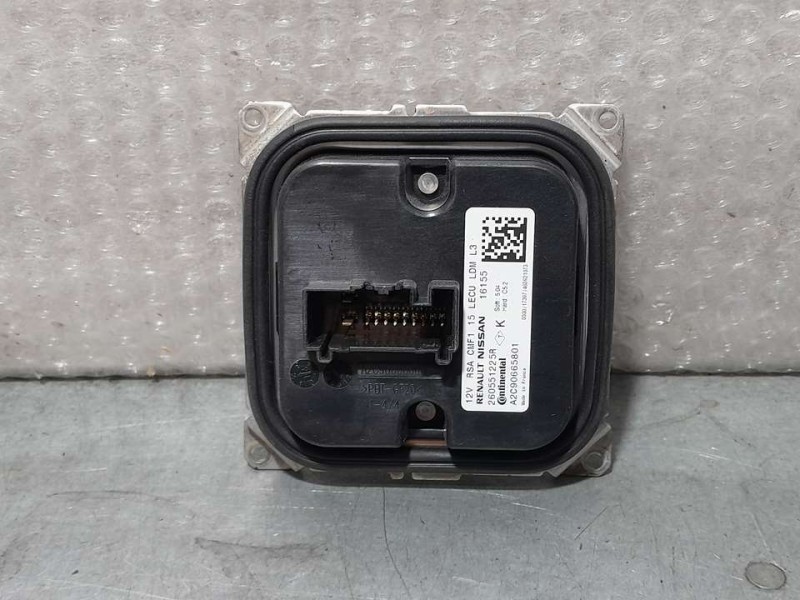 Recambio de centralita faros xenon para renault clio iv zen referencia OEM IAM 260551225R  DERECHA