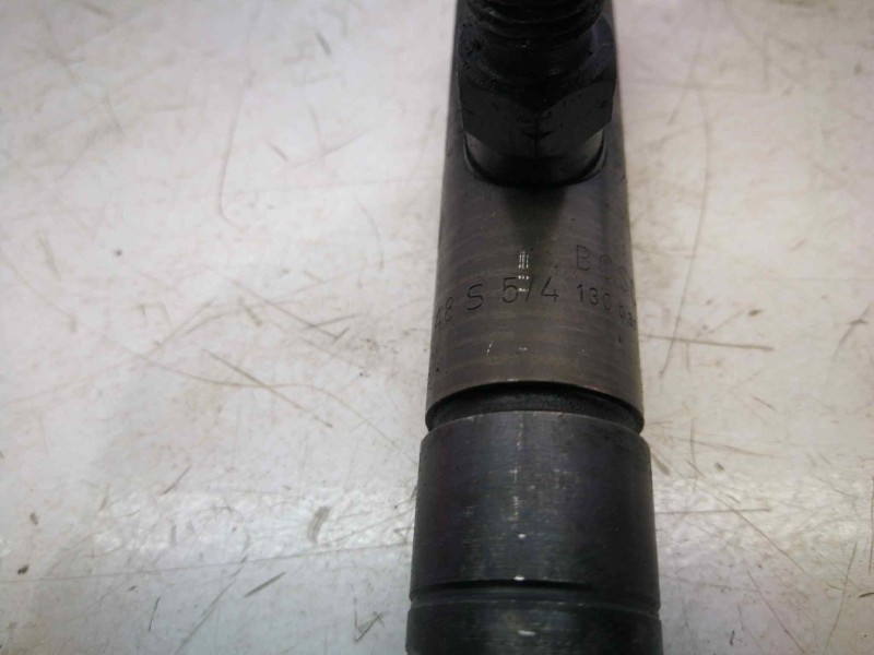 Recambio de inyector para renault 18 2.1 turbodiesel referencia OEM IAM KBE48S54  