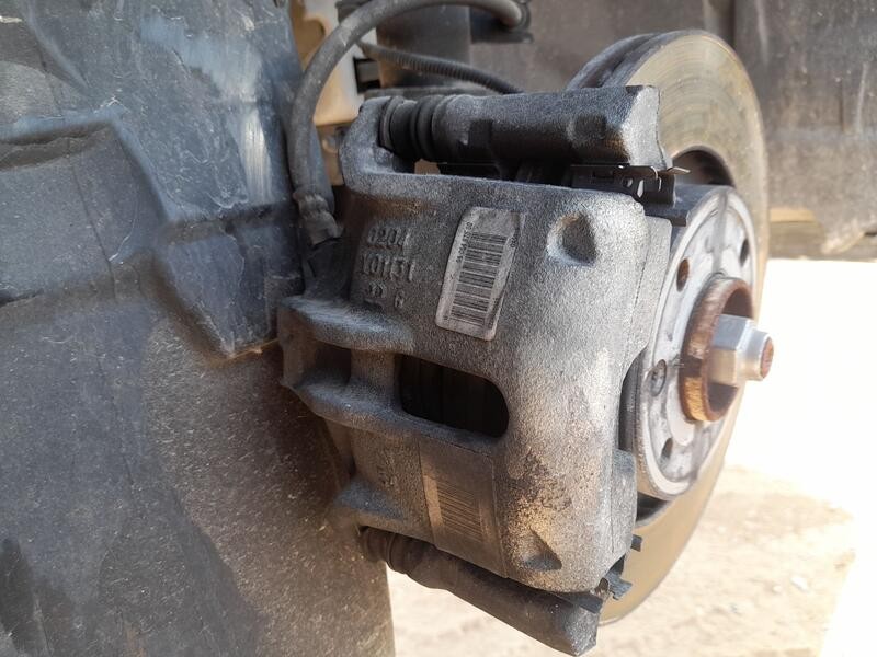 Recambio de pinza freno delantera izquierda para citroën c3 iii (sx) 1.2 puretech 82 referencia OEM IAM 1617292080  