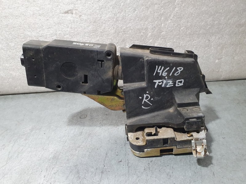 Recambio de cerradura puerta trasera izquierda para volvo s40 berlina 1.8i referencia OEM IAM SIN REF  2 PINES
