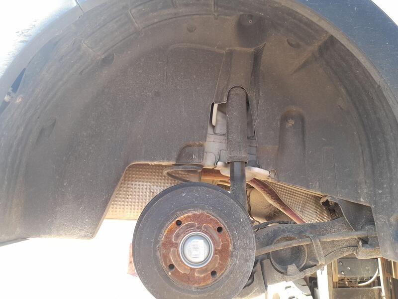 Recambio de plastico pase rueda tras. dch. para citroën c3 iii (sx) 1.2 puretech 82 referencia OEM IAM 9811931680  