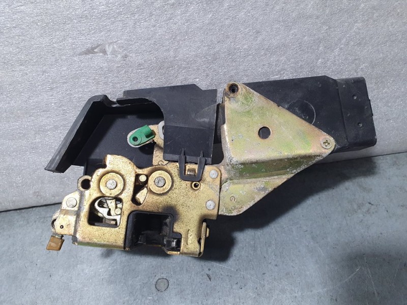 Recambio de cerradura puerta trasera izquierda para volvo s40 berlina 1.8i referencia OEM IAM SIN REF  2 PINES