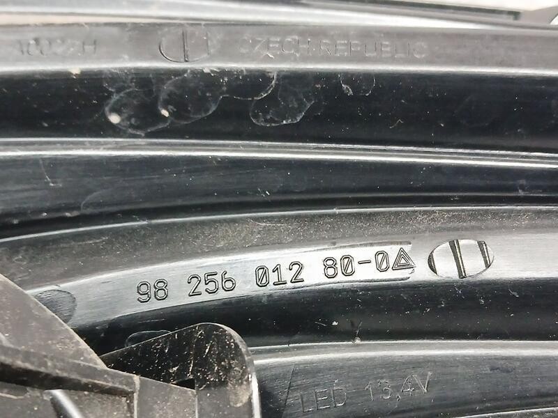 Recambio de piloto trasero izquierdo para peugeot 208 tech edition blue hdi referencia OEM IAM 9825601280  