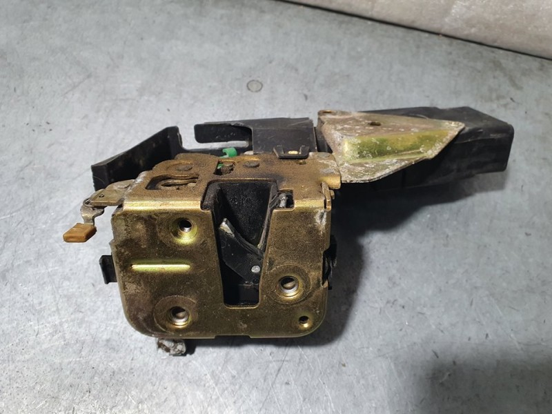 Recambio de cerradura puerta trasera izquierda para volvo s40 berlina 1.8i referencia OEM IAM SIN REF  2 PINES