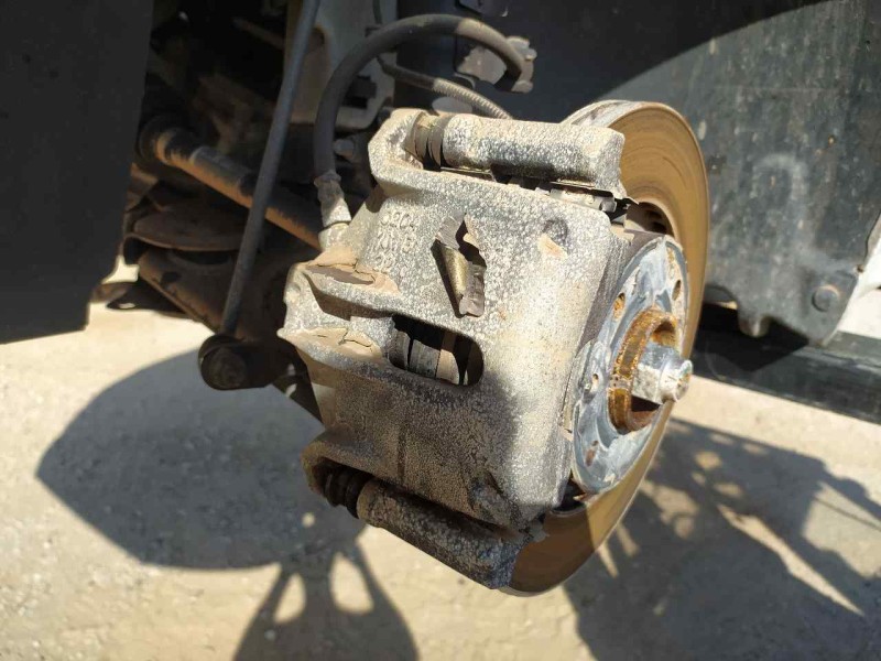 Recambio de pinza freno delantera izquierda para peugeot 208 tech edition blue hdi referencia OEM IAM 1617292080  