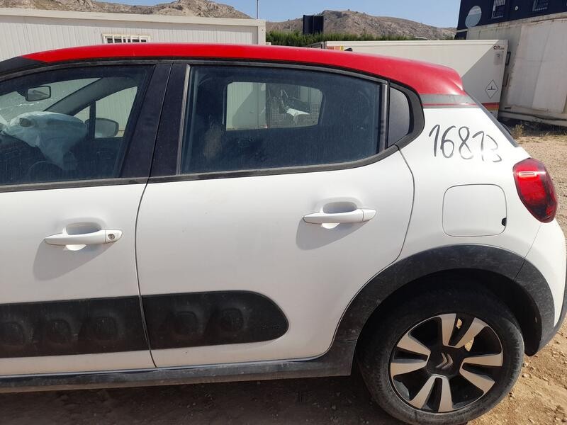 Recambio de puerta trasera izquierda para citroën c3 iii (sx) 1.2 puretech 82 referencia OEM IAM 9812716780  