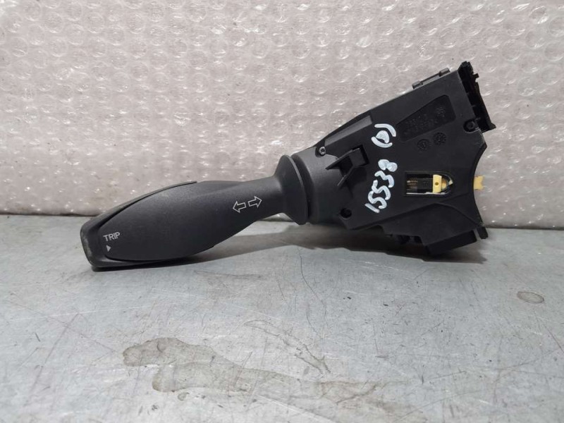 Recambio de mando intermitentes para ford fiesta (cb1) ambiente referencia OEM IAM 8A6T13335BB  