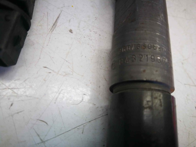 Recambio de inyector para renault megane i classic (la0) 1.9 dti diesel cat referencia OEM IAM 0432193754  7700875035