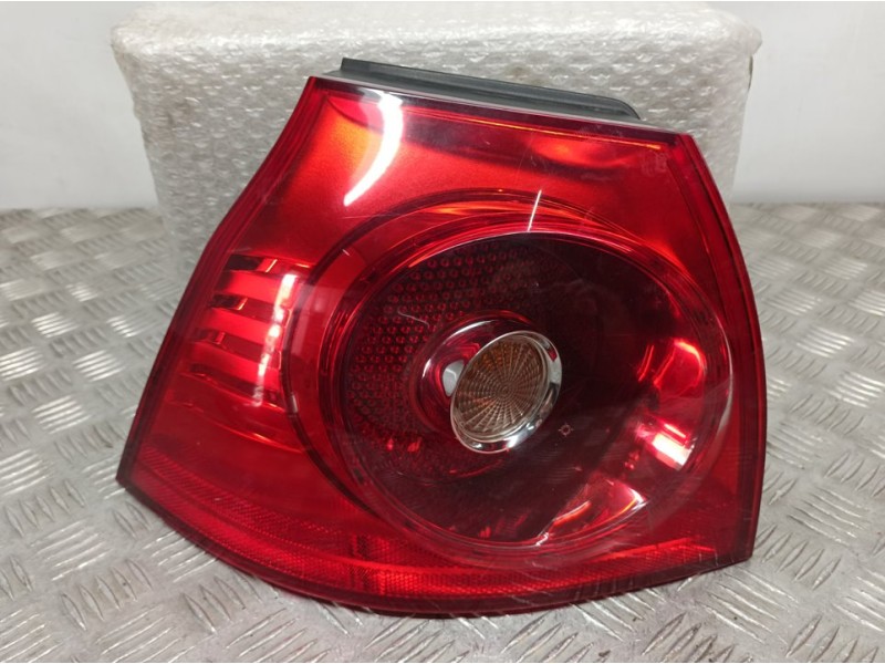 Recambio de piloto trasero izquierdo para volkswagen golf v berlina (1k1) highline referencia OEM IAM 1K6945095E  EXTERIOR