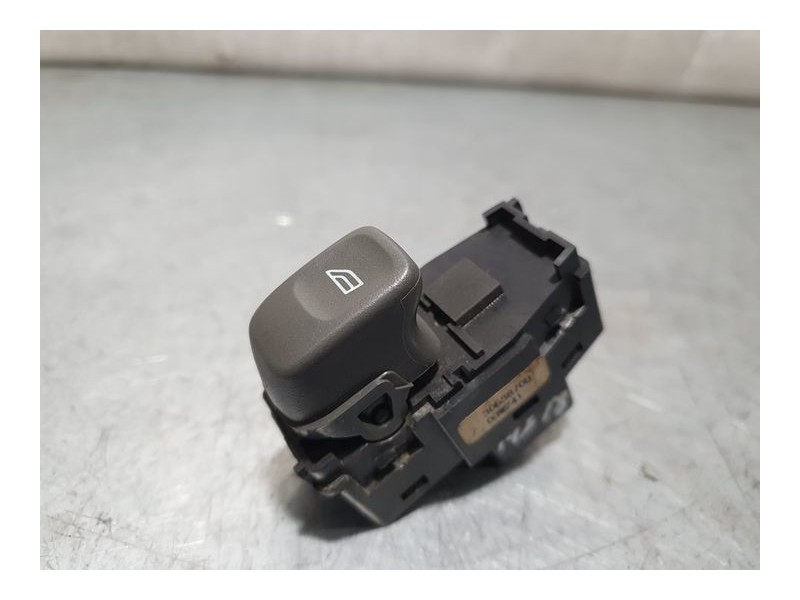 Recambio de mando elevalunas trasero izquierdo para volvo s40 berlina 1.8i referencia OEM IAM 30638709  