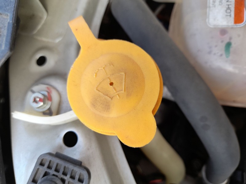 Recambio de deposito limpia para mahindra kuv 100 nxt 1.2 vvt referencia OEM IAM   