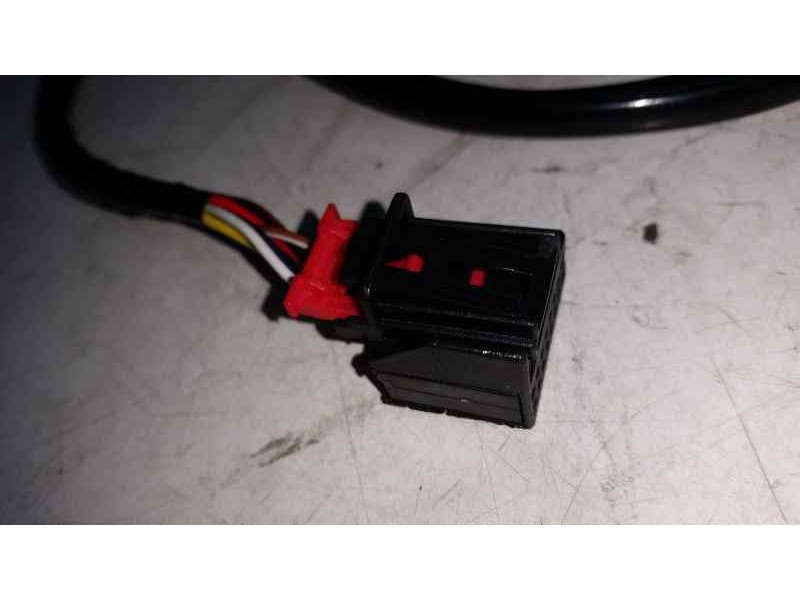 Recambio de retrovisor derecho para volkswagen golf vi (5k1) referencia OEM IAM 1052346011 6 CABLES ELECTRICO