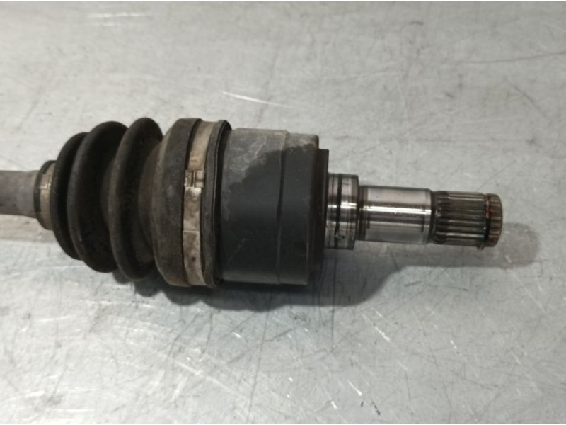 Recambio de transmision delantera izquierda para mazda 2 lim. (de) 1.3 style (5-ptas.) referencia OEM IAM FD8025600A  