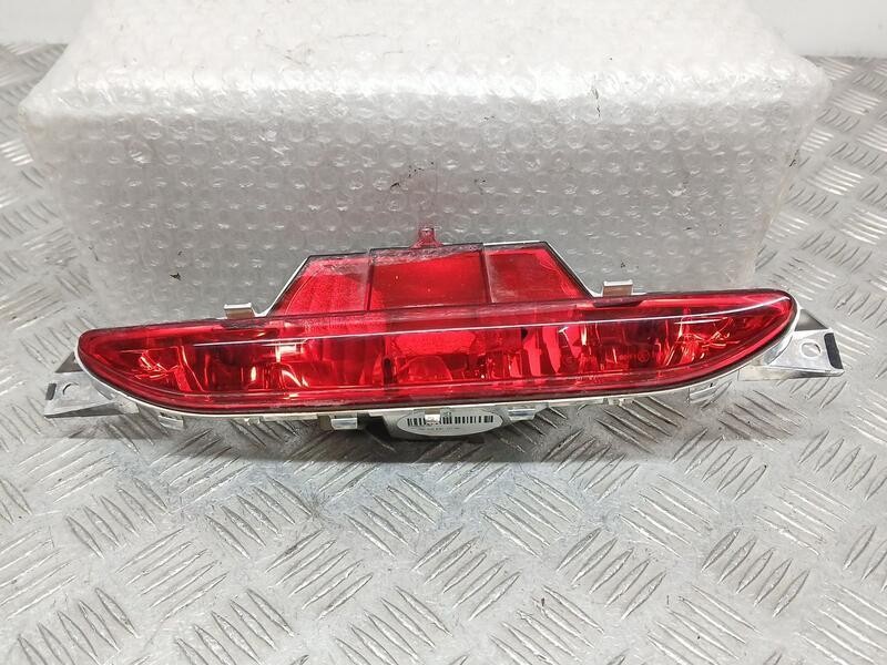 Recambio de piloto trasero central para peugeot 208 tech edition blue hdi referencia OEM IAM 9674308980  