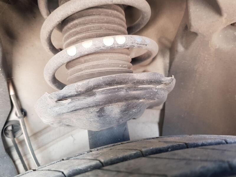 Recambio de amortiguador delantero derecho para skoda kamiq (nw4) 1.0 tsi referencia OEM IAM 2Q0413031CR  