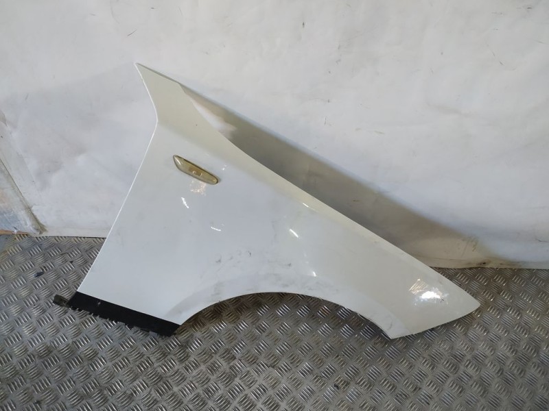 Recambio de aleta delantera derecha para bmw serie 1 berlina (e81/e87) 118d referencia OEM IAM   TOCADA