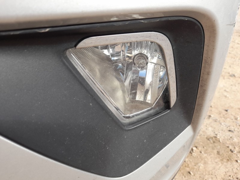 Recambio de faro antiniebla izquierdo para mahindra kuv 100 nxt 1.2 vvt referencia OEM IAM   