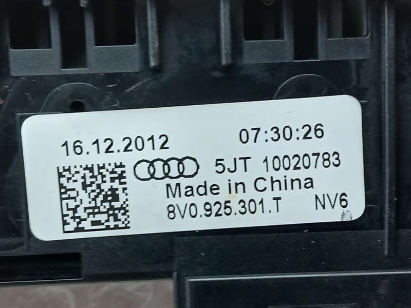 Recambio de mando multifuncion para audi a3 sportback (8va) ambiente referencia OEM IAM 8V0925301T 5JT10020783 