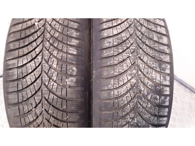 Recambio de neumatico pareja para neumaticos reutilizados - referencia OEM IAM 2256018104V GOODYEAR 225/60/18/104V