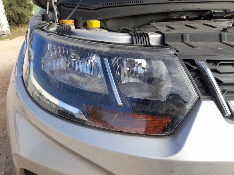 Recambio de faro derecho para mahindra kuv 100 nxt 1.2 vvt referencia OEM IAM   